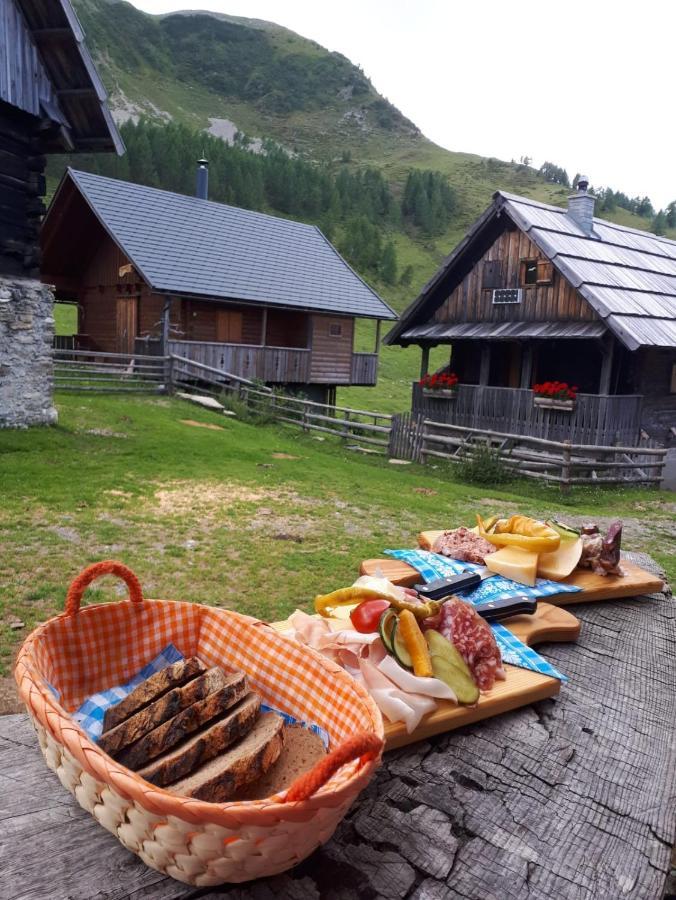 Apartments Edelweiss & Enzian - Gaestehaus Zum Fuchs Hermagor-Pressegger See Eksteriør bilde